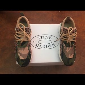 Steve Madden sneakers